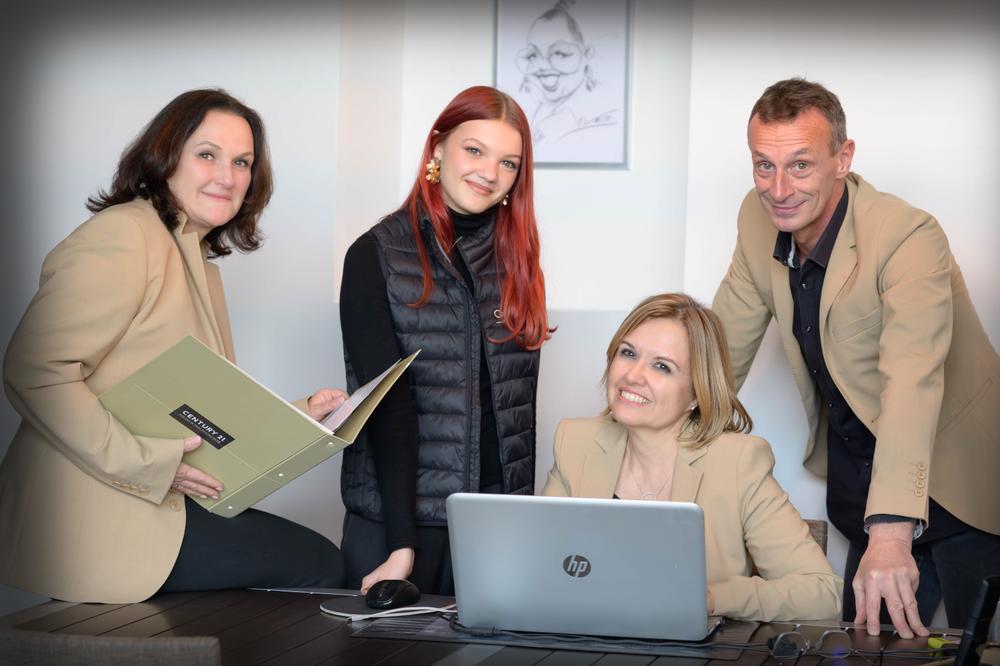 l'équipe de l'agence Monts et Vallées